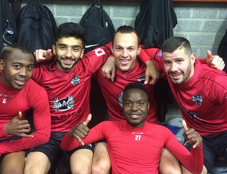Kenne, Moein, Dufour, Curto et Radebe avaient le sourire samedi soir à Geel. (Tw.G.D.)