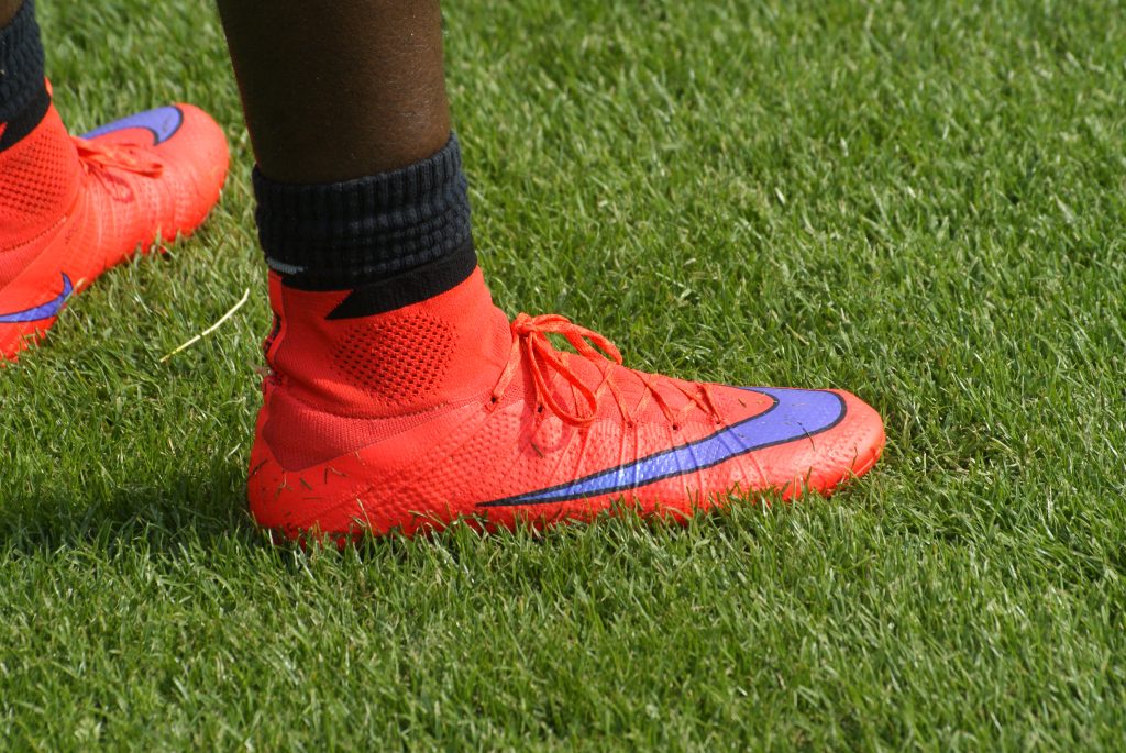 chaussure nike exercice entraînement football