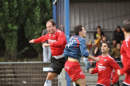 Ochendzan rejoint Vivegnis.